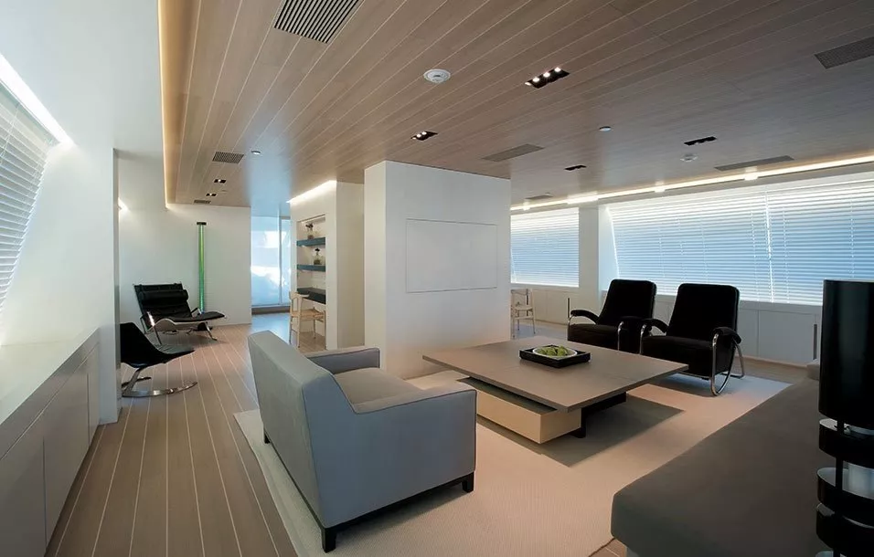 https://dev-api.arconyachts.com/storage/media/19255/conversions/861_9402764388-optimize.webp