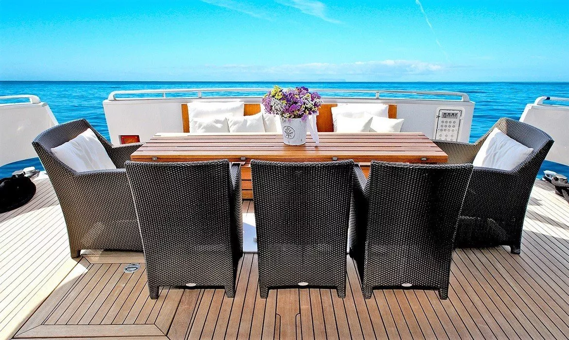 https://dev-api.arconyachts.com/storage/media/19395/conversions/282_7158040991-optimize.webp