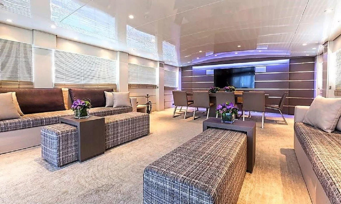 https://dev-api.arconyachts.com/storage/media/19398/conversions/282_6688525401-optimize.webp