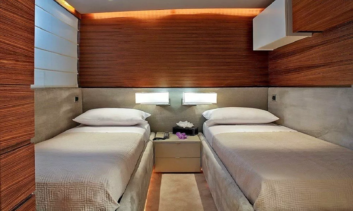 https://dev-api.arconyachts.com/storage/media/19405/conversions/282_9323596272-optimize.webp