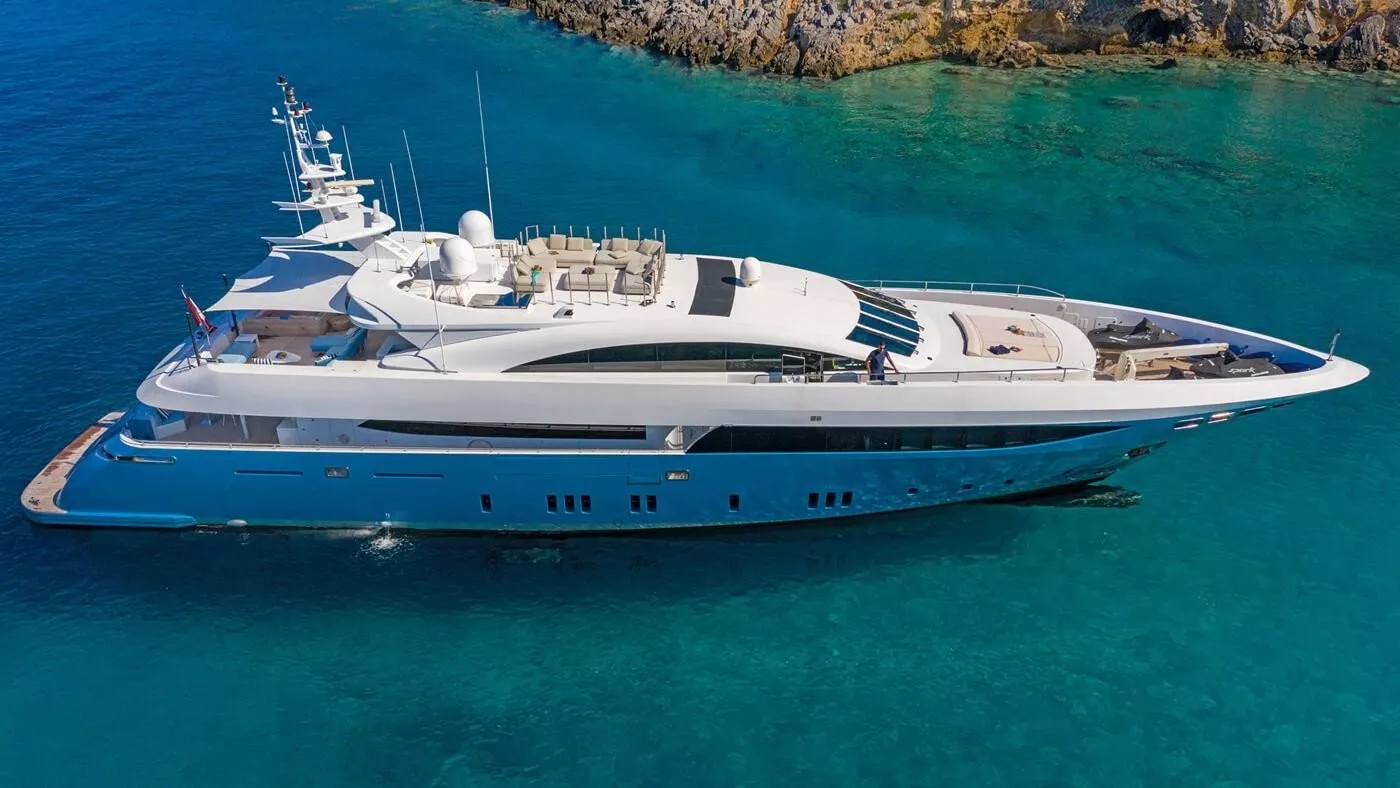 https://dev-api.arconyachts.com/storage/media/19412/conversions/271_9612998889-optimize.webp