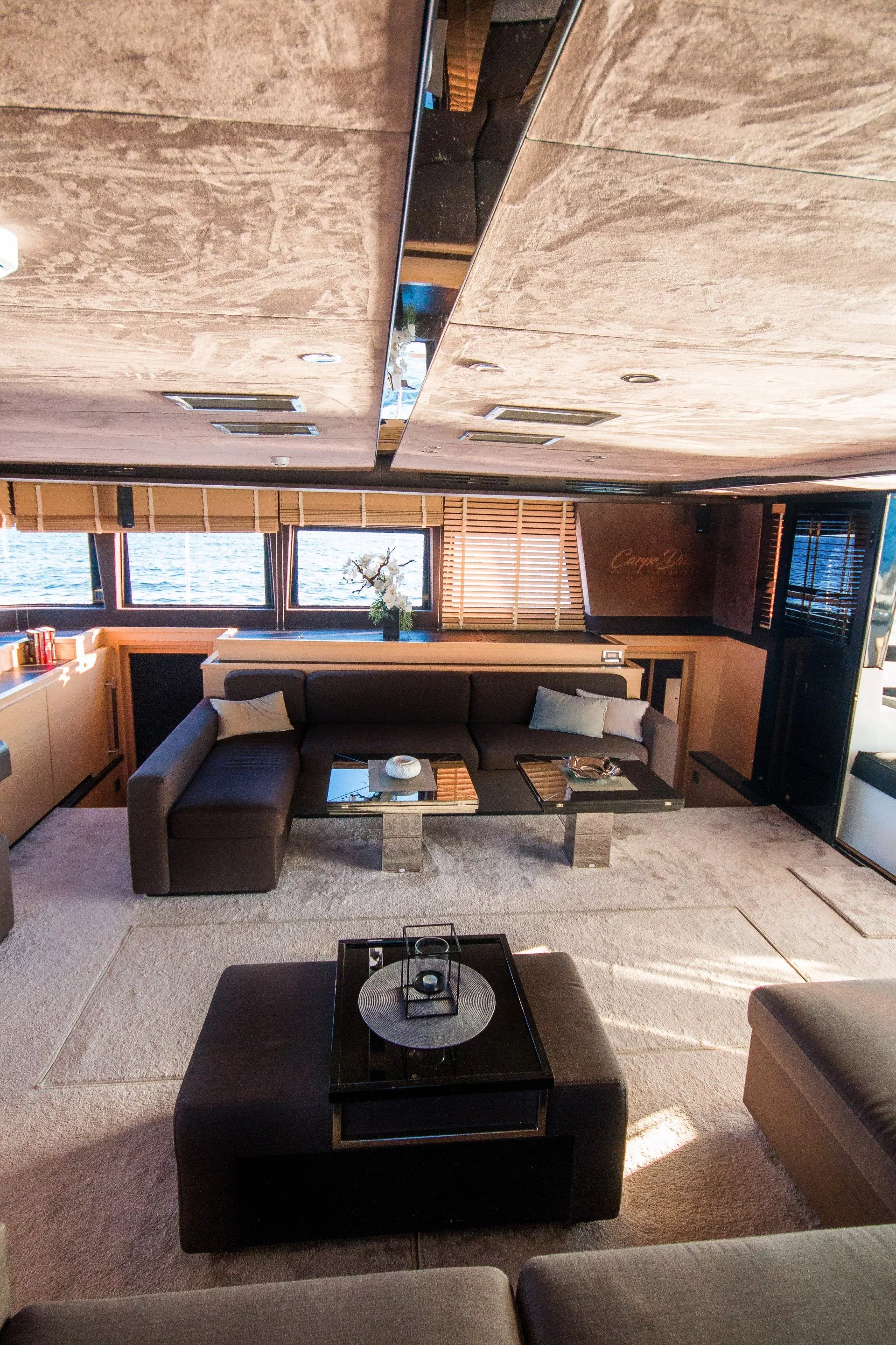 https://dev-api.arconyachts.com/storage/media/19451/conversions/854_0781890982-optimize.webp