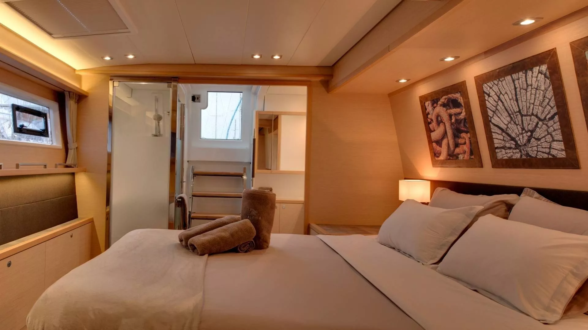 https://dev-api.arconyachts.com/storage/media/19555/conversions/851_1924229342-optimize.webp