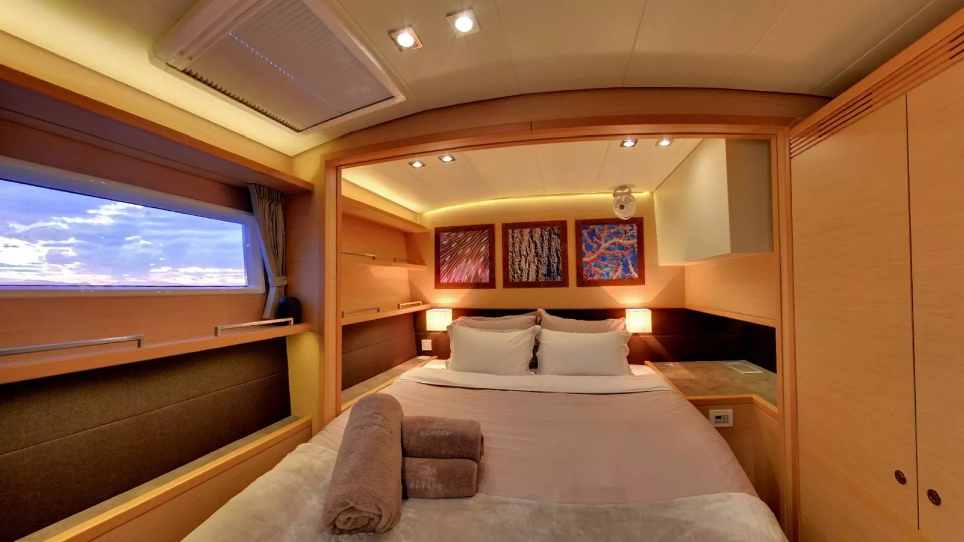 https://dev-api.arconyachts.com/storage/media/19563/conversions/851_6518074519-optimize.webp