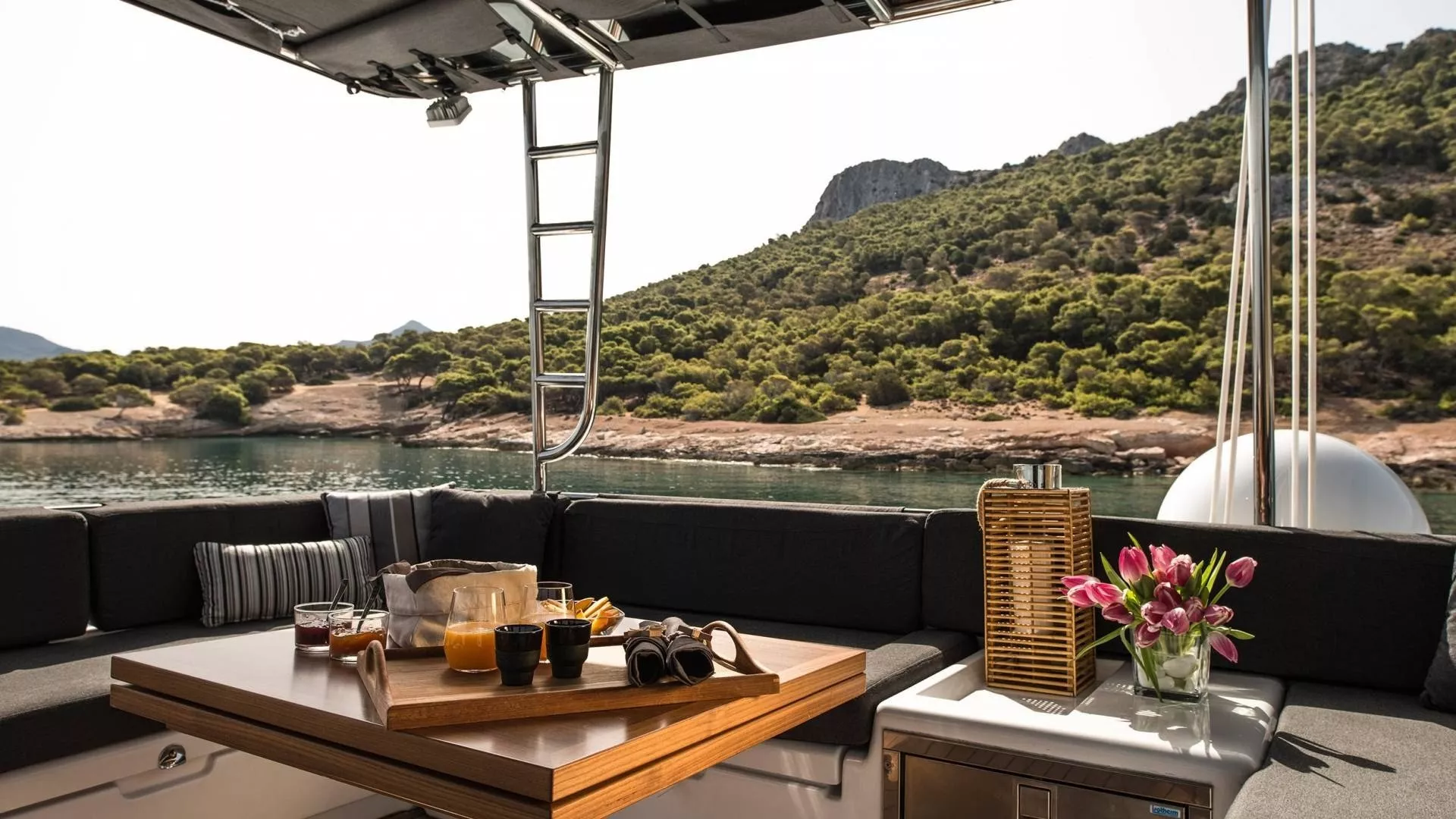https://dev-api.arconyachts.com/storage/media/19567/conversions/851_9469702252-optimize.webp