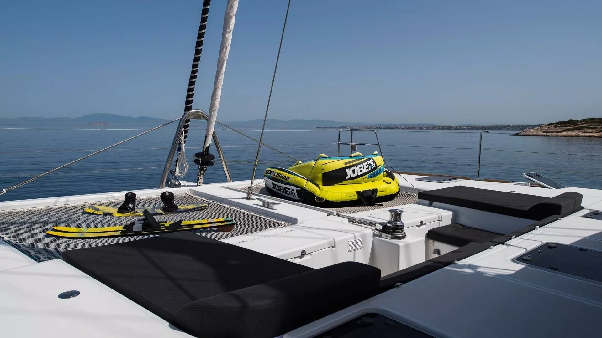 https://dev-api.arconyachts.com/storage/media/19568/conversions/851_4877722391-optimize.webp