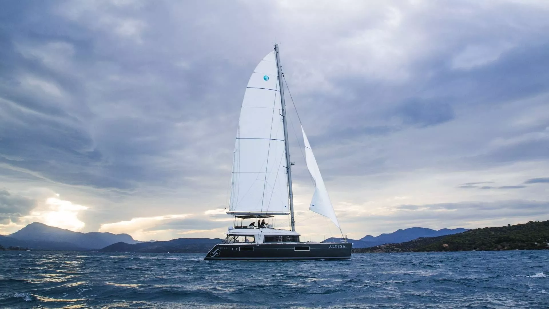 https://dev-api.arconyachts.com/storage/media/19569/conversions/851_5617948937-optimize.webp