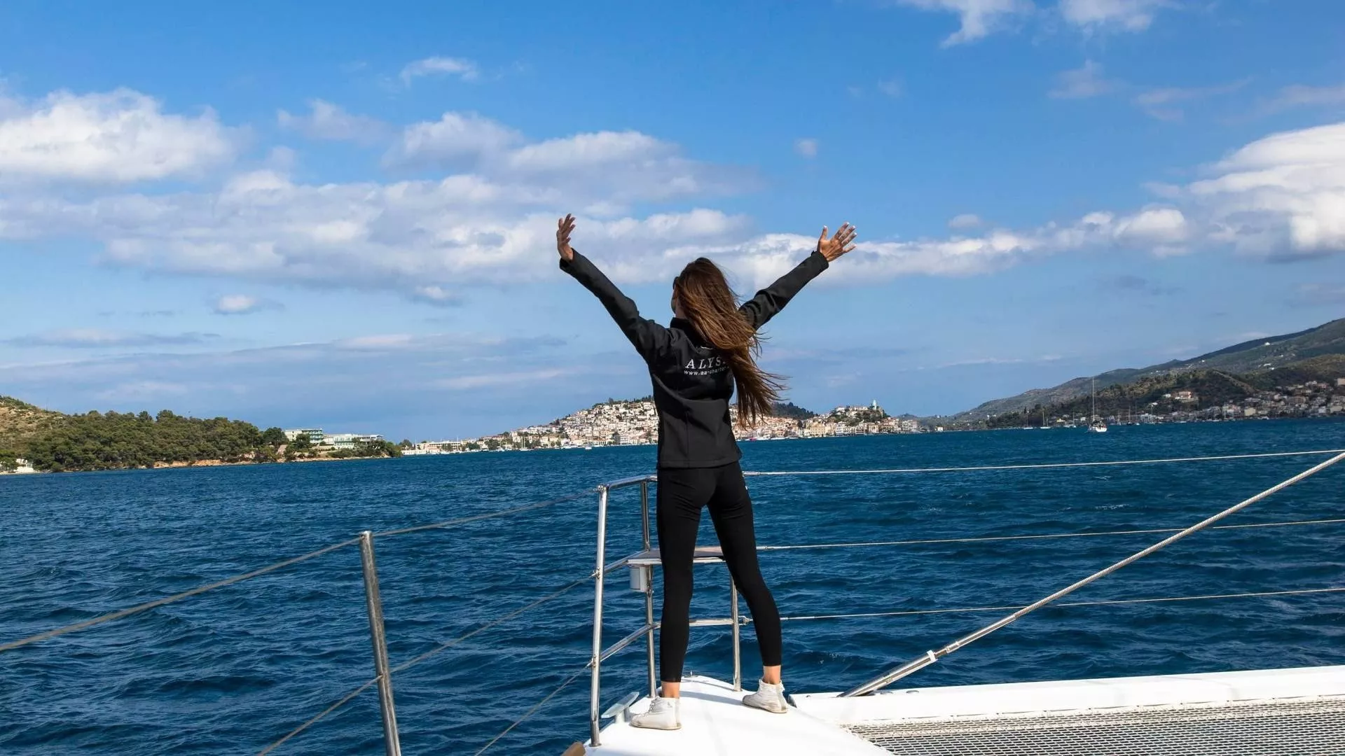 https://dev-api.arconyachts.com/storage/media/19582/conversions/851_0140496639-optimize.webp