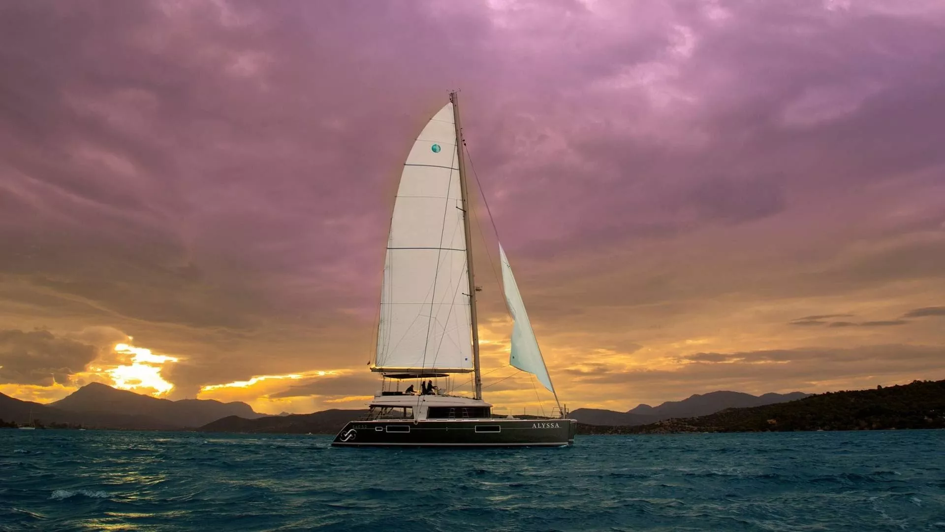 https://dev-api.arconyachts.com/storage/media/19590/conversions/851_5157840731-optimize.webp