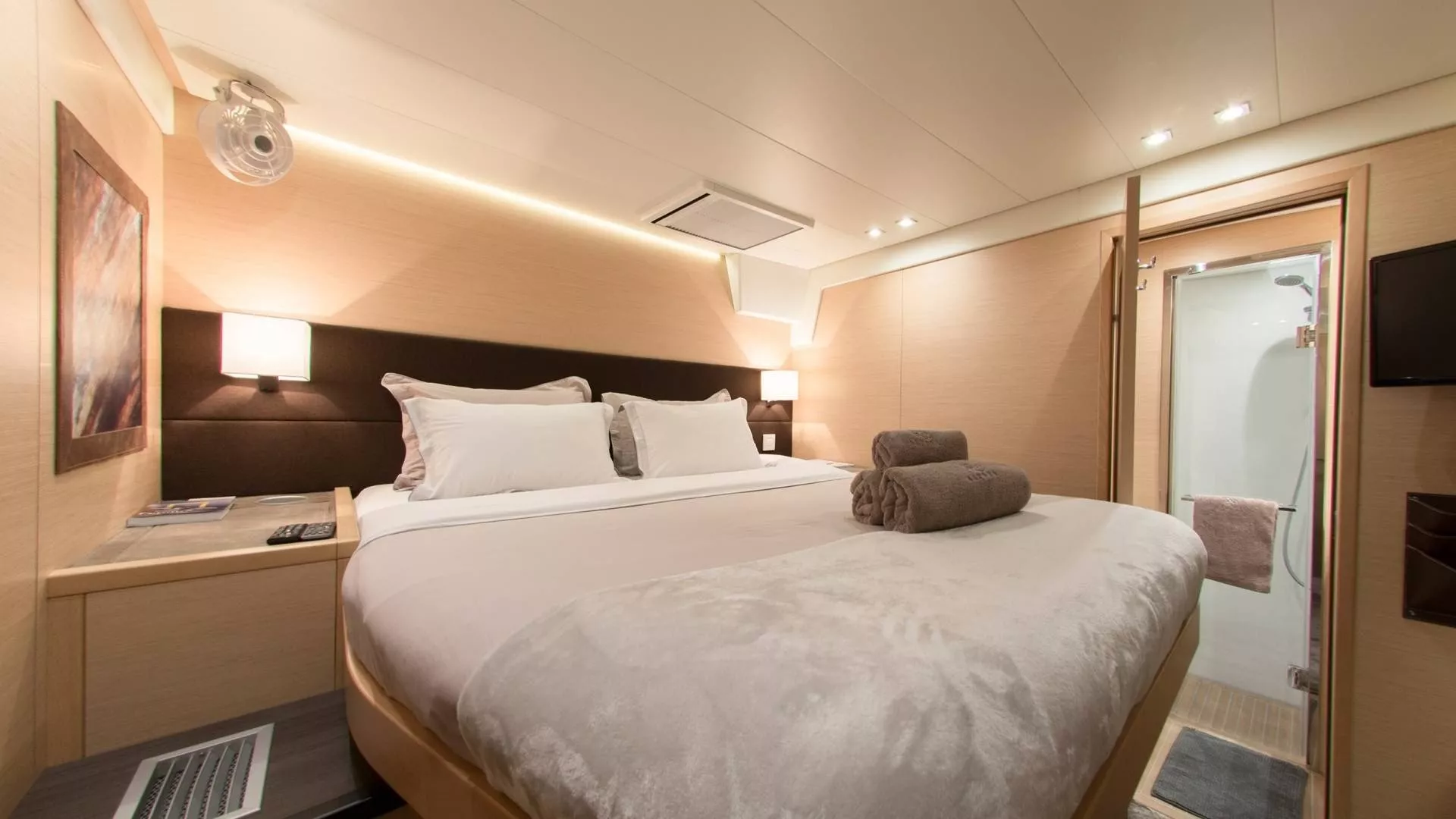 https://dev-api.arconyachts.com/storage/media/19594/conversions/851_7922666678-optimize.webp
