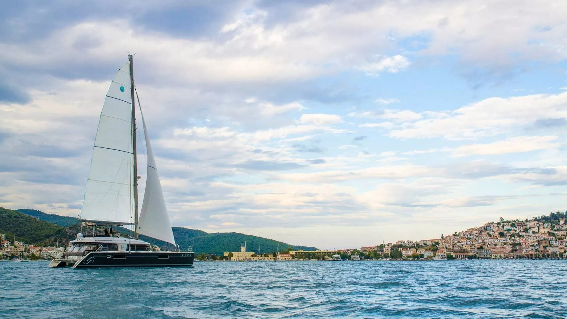 https://dev-api.arconyachts.com/storage/media/19610/conversions/851_2852886673-optimize.webp