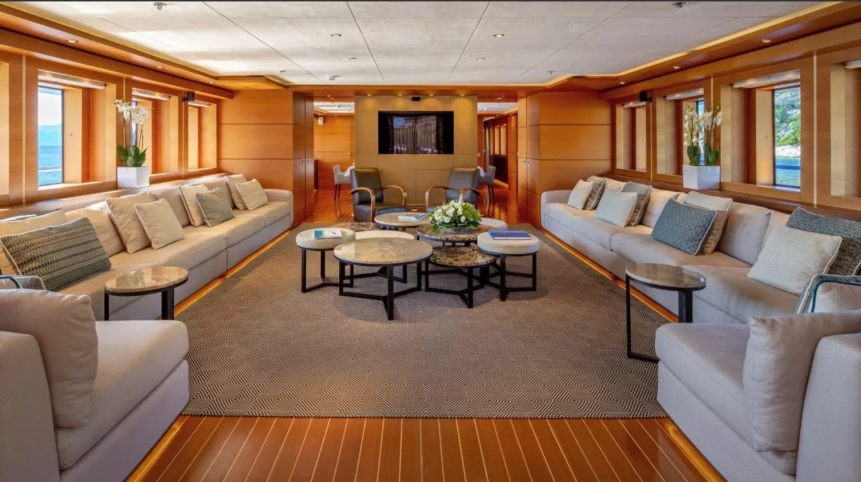 https://dev-api.arconyachts.com/storage/media/19619/conversions/202_5750511091-optimize.webp