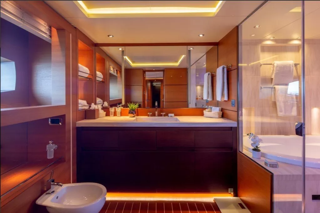 https://dev-api.arconyachts.com/storage/media/19625/conversions/202_0375396754-optimize.webp