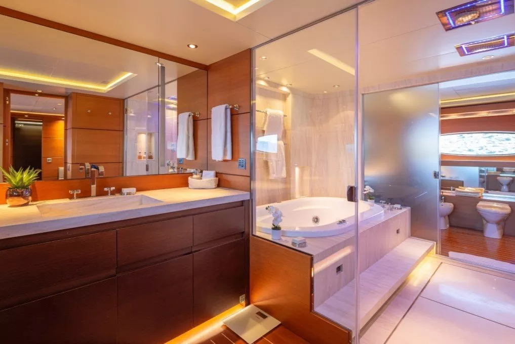 https://dev-api.arconyachts.com/storage/media/19626/conversions/202_1839886419-optimize.webp