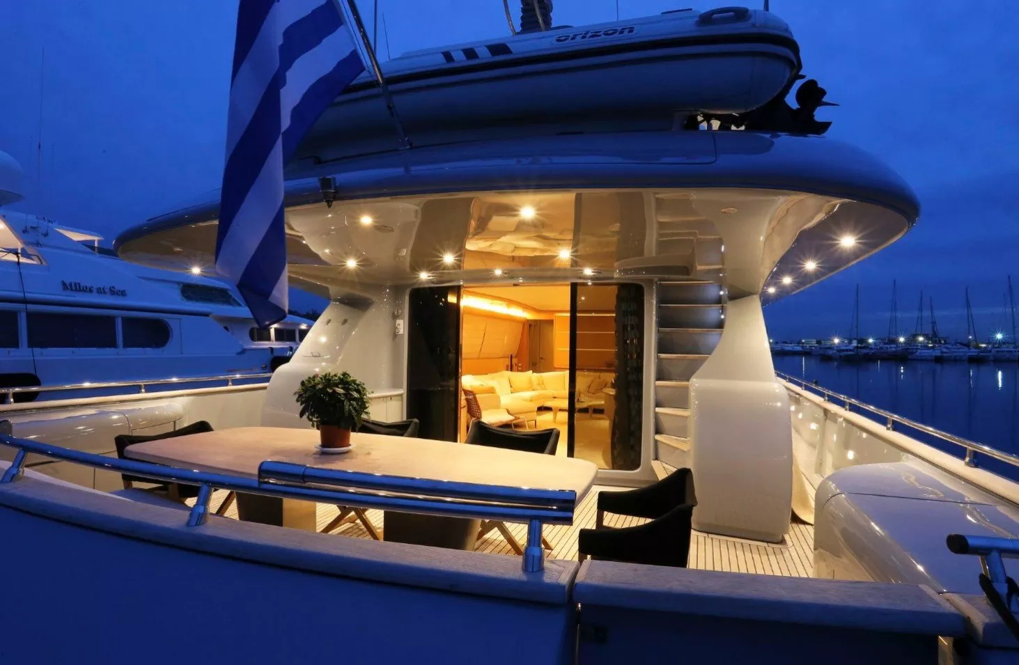 https://dev-api.arconyachts.com/storage/media/19674/conversions/849_4777627646-optimize.webp