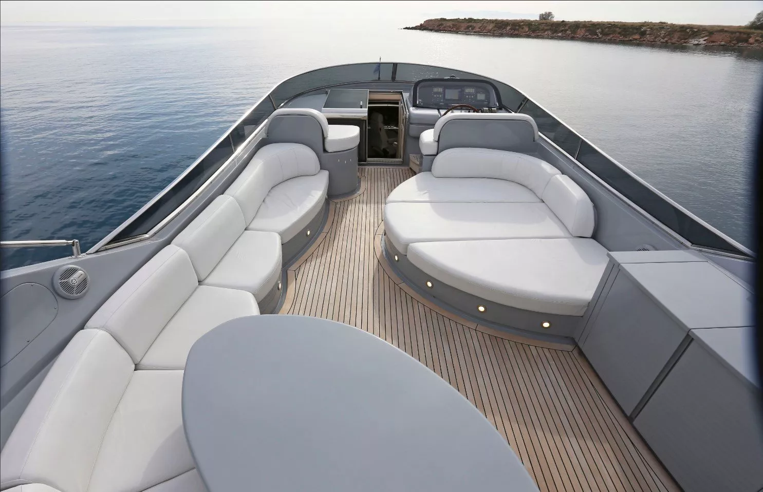 https://dev-api.arconyachts.com/storage/media/19678/conversions/849_0695920948-optimize.webp