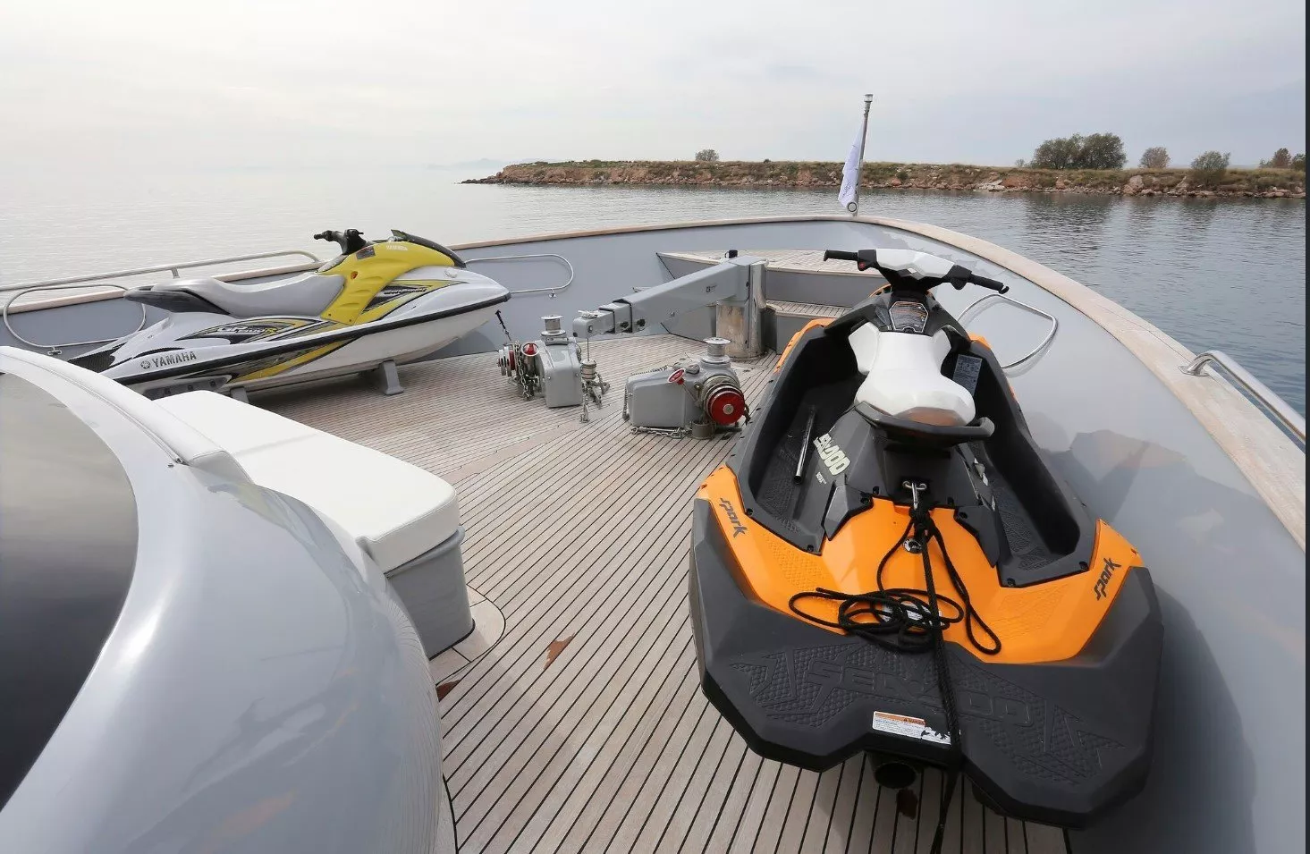 https://dev-api.arconyachts.com/storage/media/19679/conversions/849_4315389921-optimize.webp