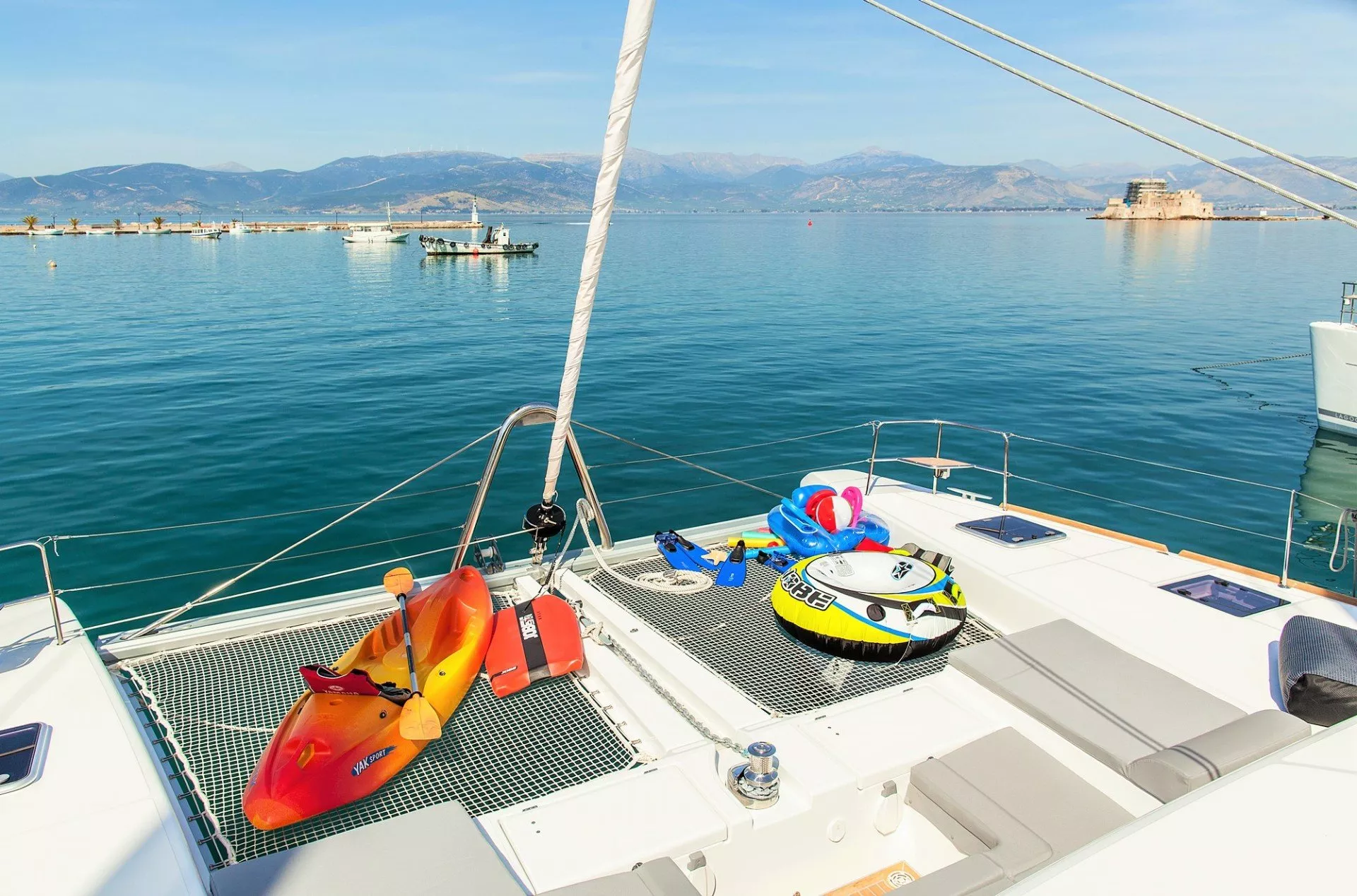 https://dev-api.arconyachts.com/storage/media/19776/conversions/844_0043234878-optimize.webp