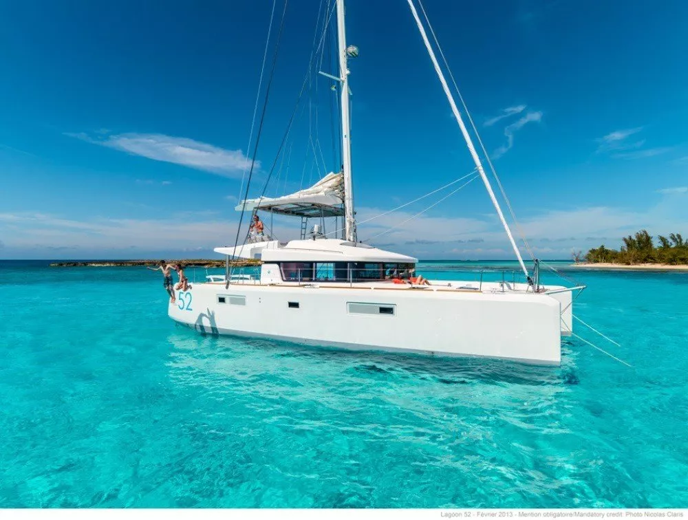 https://dev-api.arconyachts.com/storage/media/19786/conversions/844_0555945323-optimize.webp