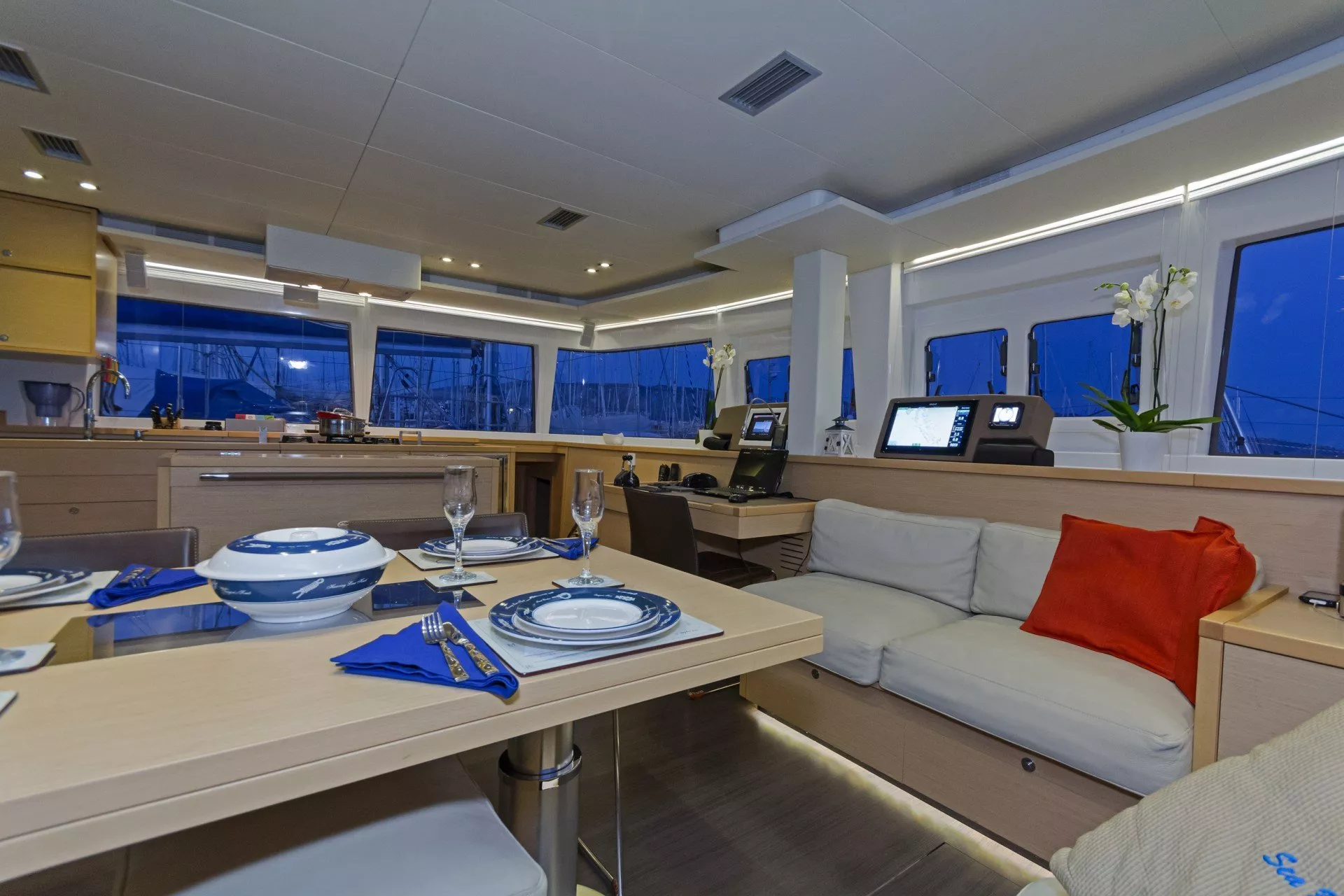 https://dev-api.arconyachts.com/storage/media/19817/conversions/842_3172046268-optimize.webp