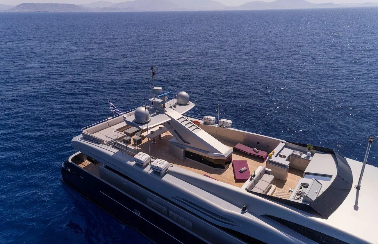 https://dev-api.arconyachts.com/storage/media/19856/conversions/841_7259220517-optimize.webp