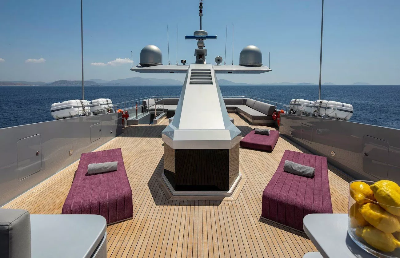 https://dev-api.arconyachts.com/storage/media/19862/conversions/841_0873348795-optimize.webp