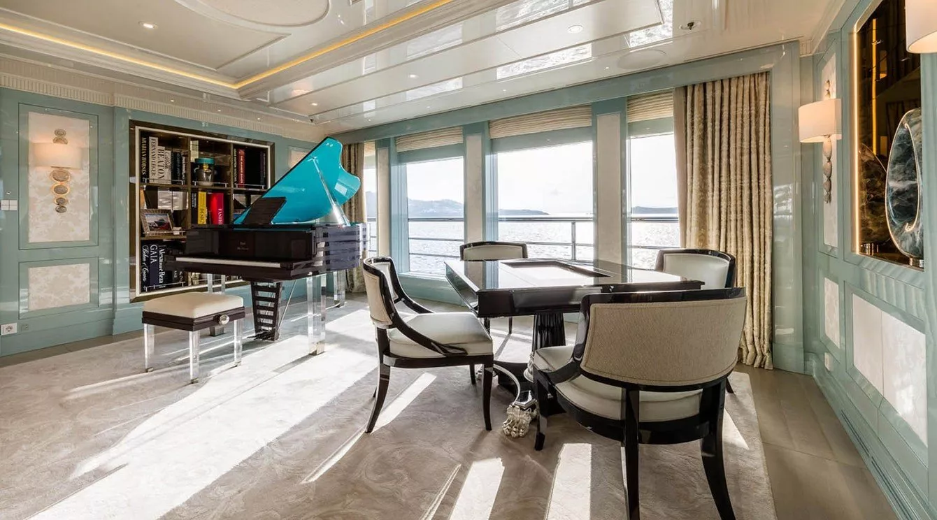 https://dev-api.arconyachts.com/storage/media/19905/conversions/839_5729893586-optimize.webp