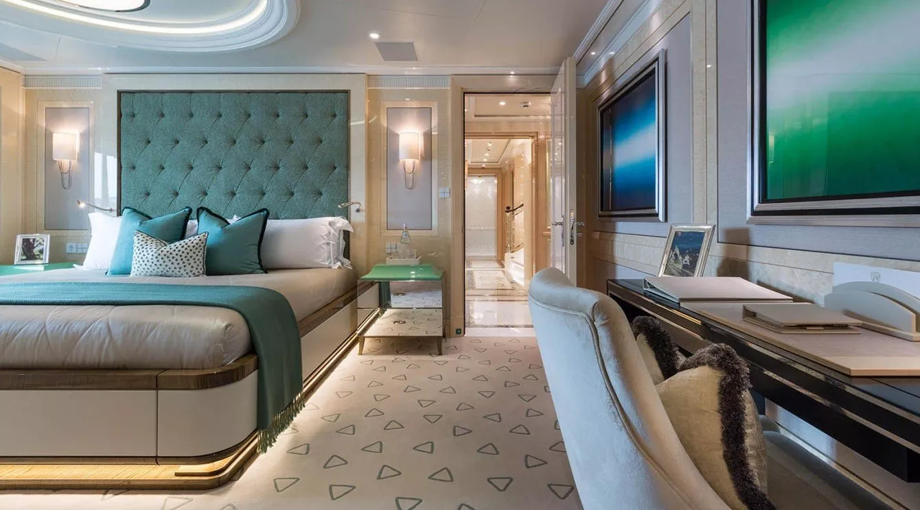 https://dev-api.arconyachts.com/storage/media/19914/conversions/839_8639336410-optimize.webp