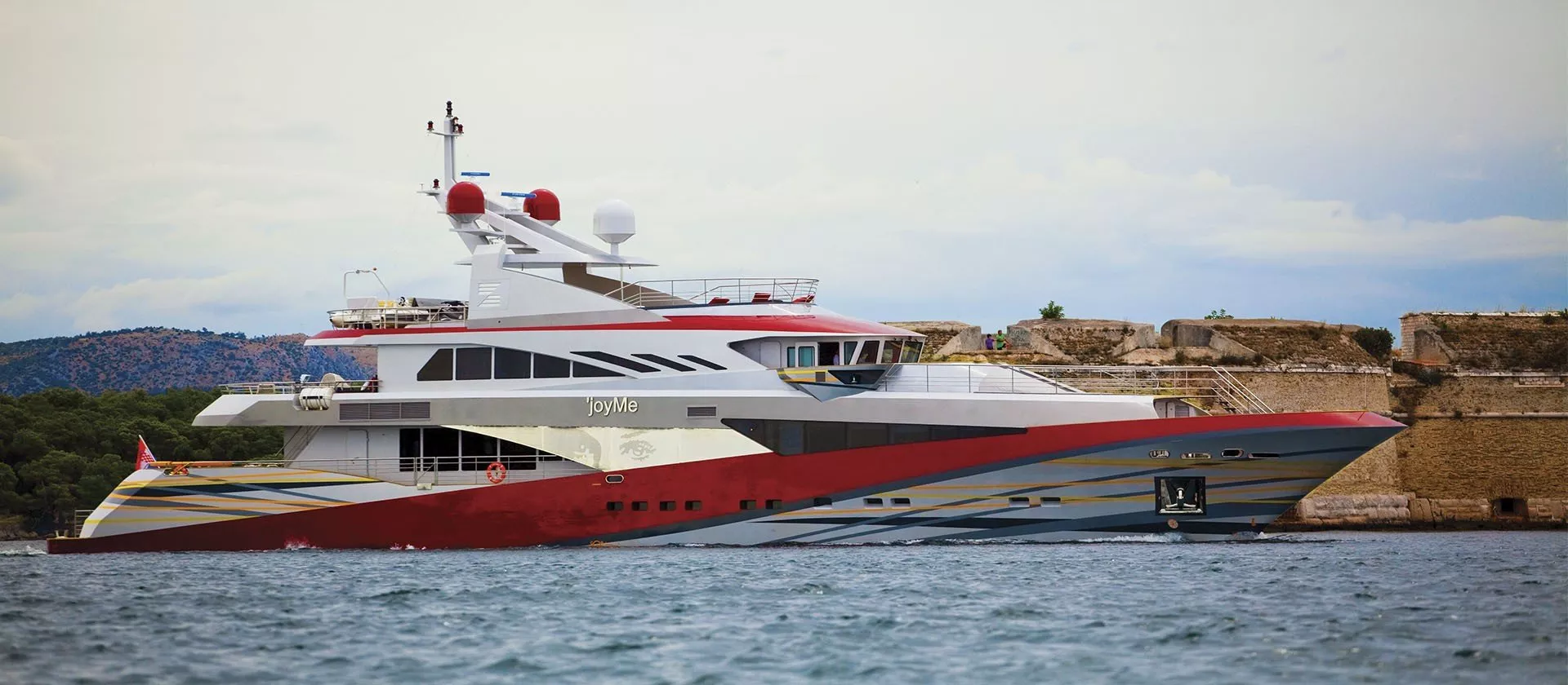 https://dev-api.arconyachts.com/storage/media/20045/conversions/834_6151214048-optimize.webp