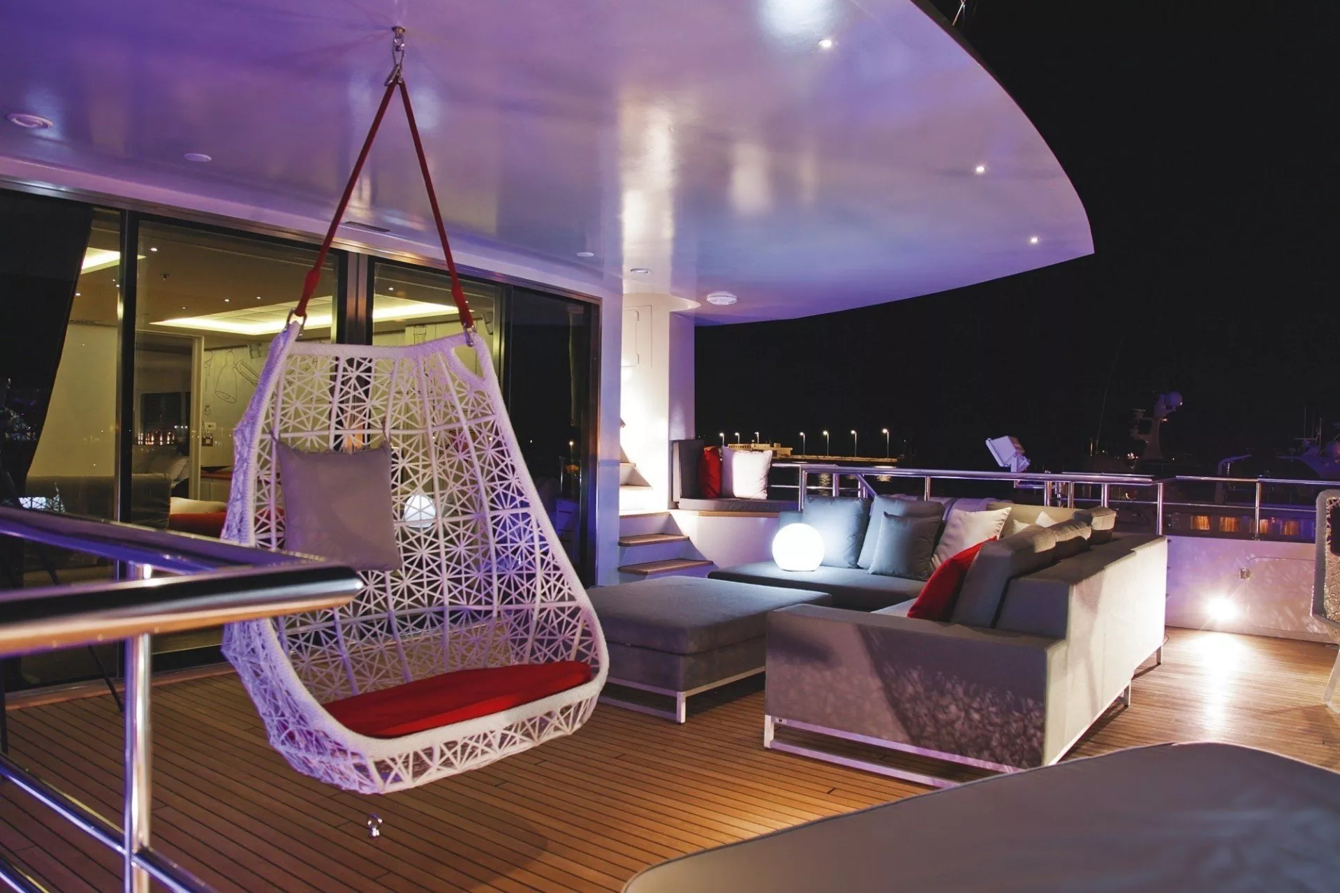 https://dev-api.arconyachts.com/storage/media/20047/conversions/834_6408791618-optimize.webp