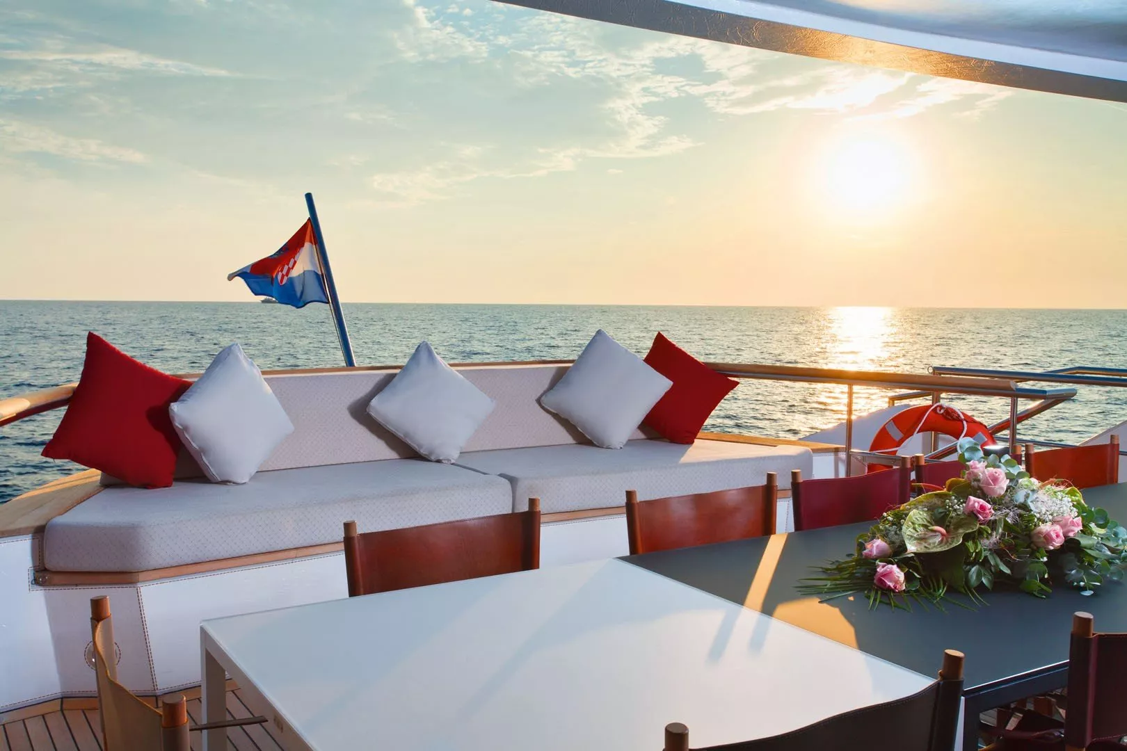 https://dev-api.arconyachts.com/storage/media/20069/conversions/834_7153146111-optimize.webp