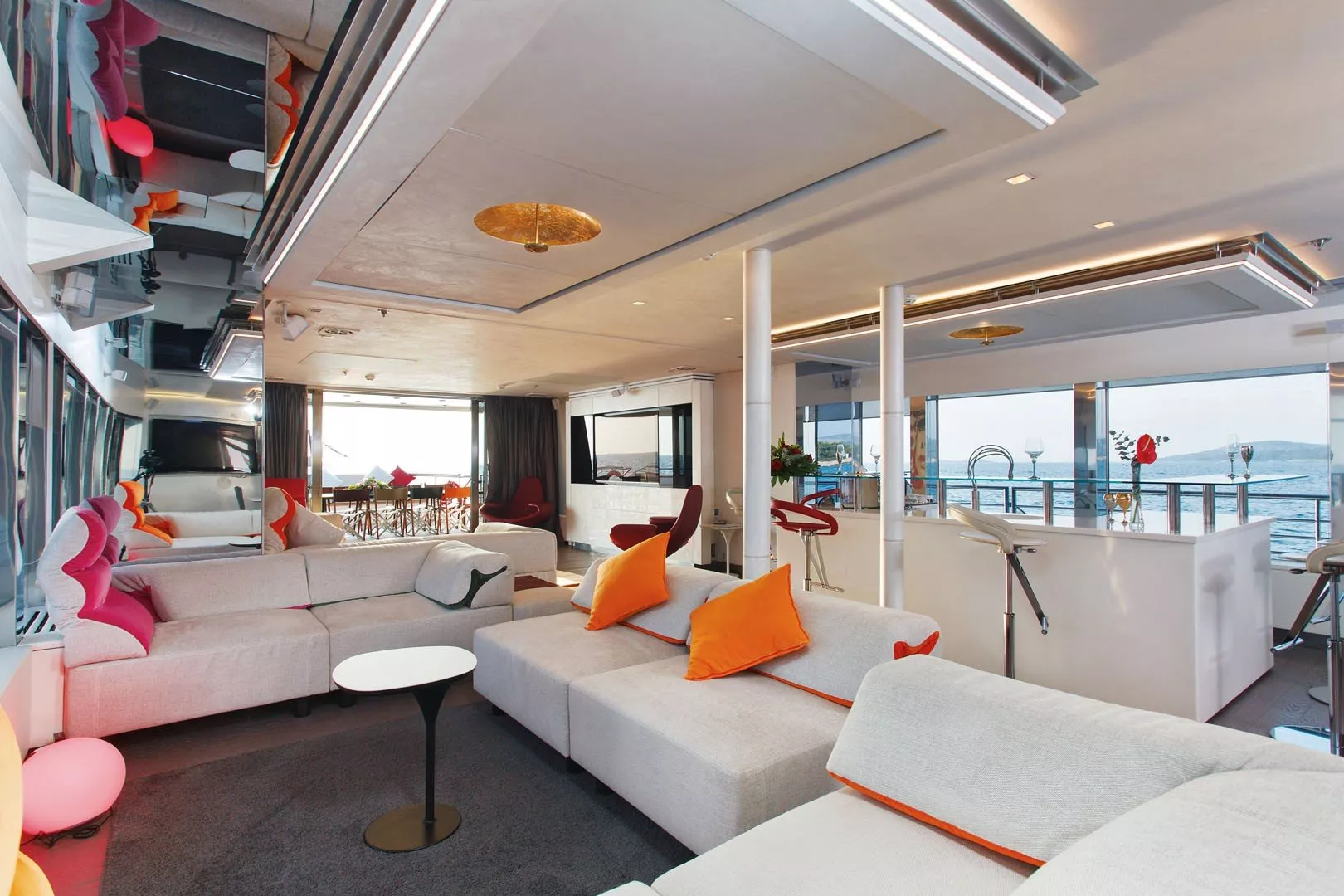 https://dev-api.arconyachts.com/storage/media/20074/conversions/834_7901004624-optimize.webp