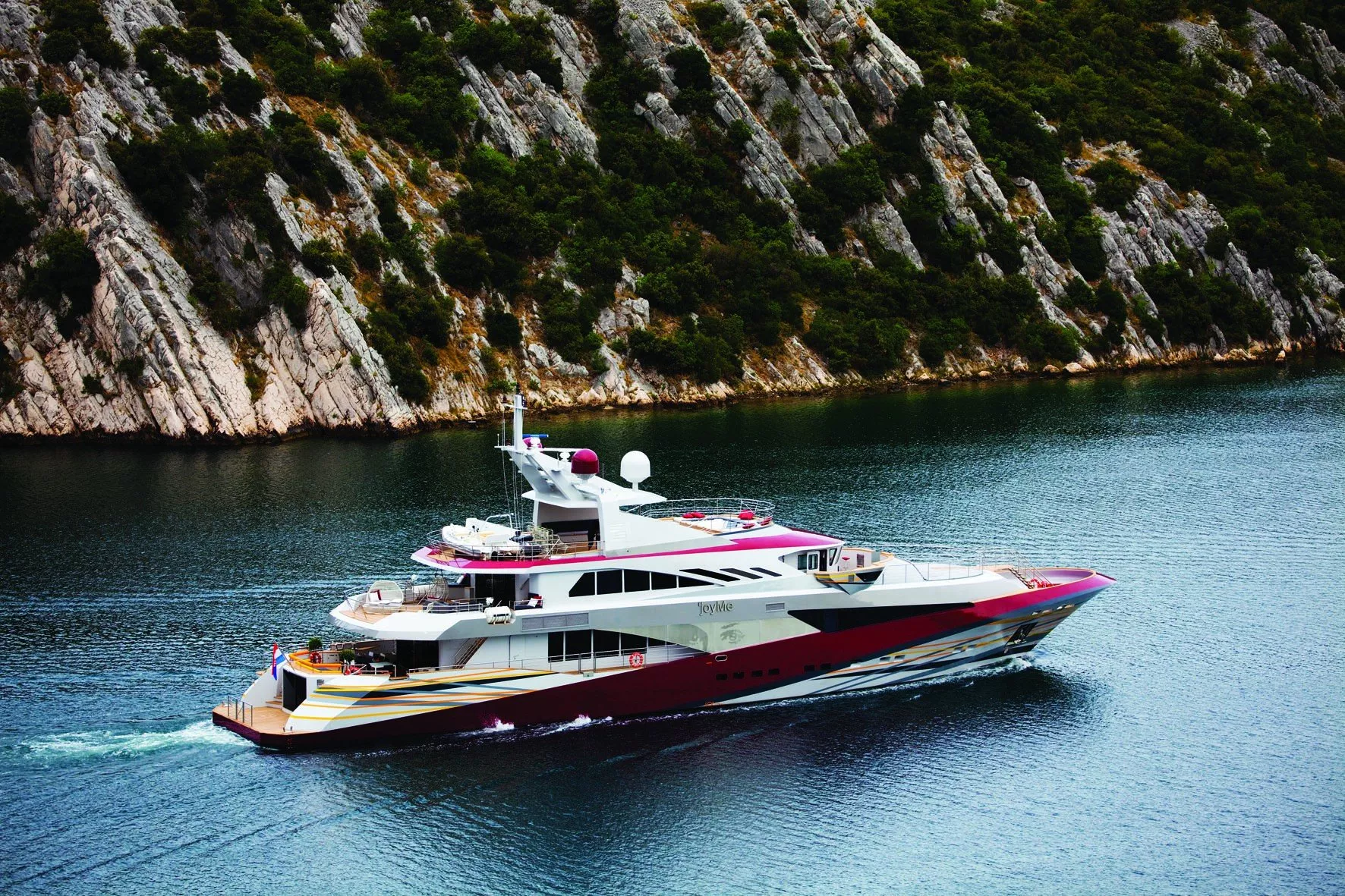 https://dev-api.arconyachts.com/storage/media/20078/conversions/834_8262685806-optimize.webp