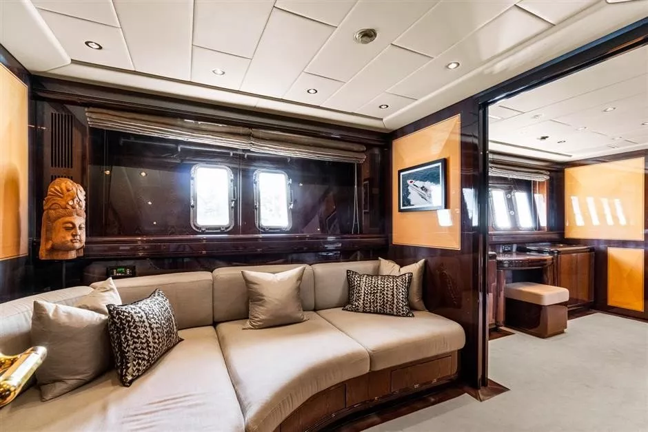 https://dev-api.arconyachts.com/storage/media/20114/conversions/832_6381922039-optimize.webp
