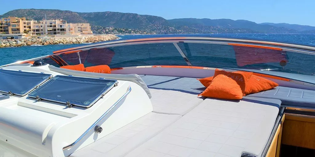 https://dev-api.arconyachts.com/storage/media/20134/conversions/831_5219878209-optimize.webp