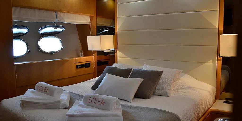 https://dev-api.arconyachts.com/storage/media/20138/conversions/831_6901766879-optimize.webp