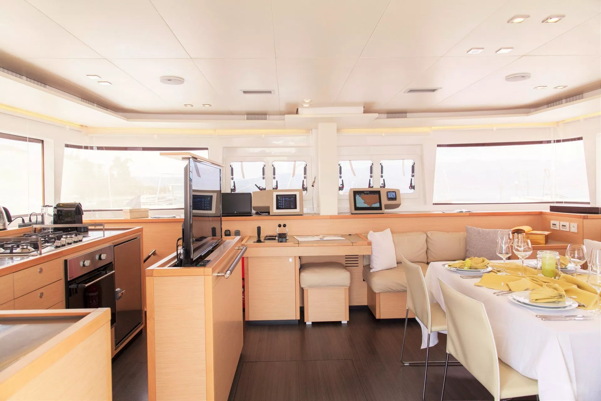 https://dev-api.arconyachts.com/storage/media/20156/conversions/830_3703714397-optimize.webp