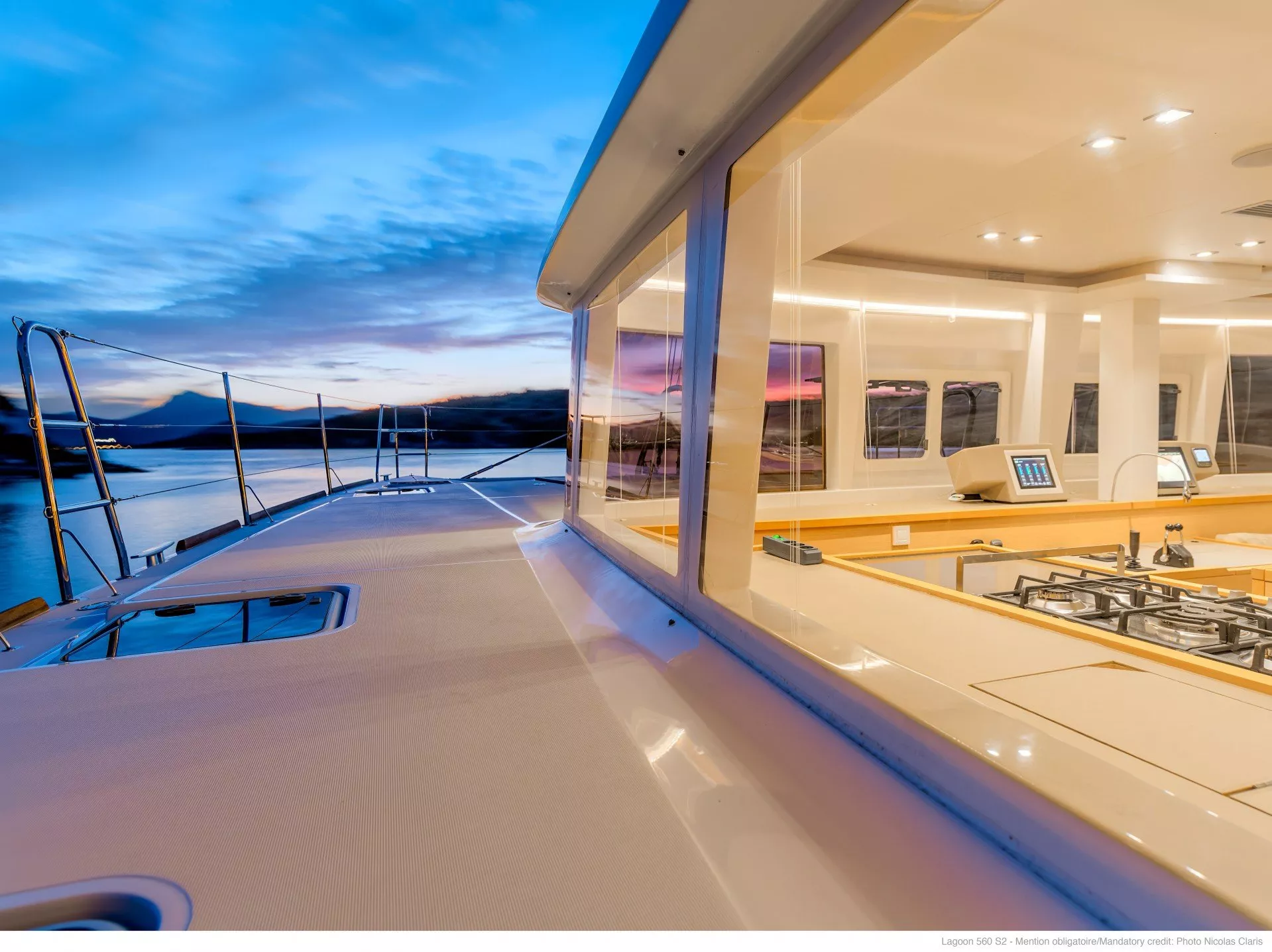 https://dev-api.arconyachts.com/storage/media/20186/conversions/830_3491350344-optimize.webp