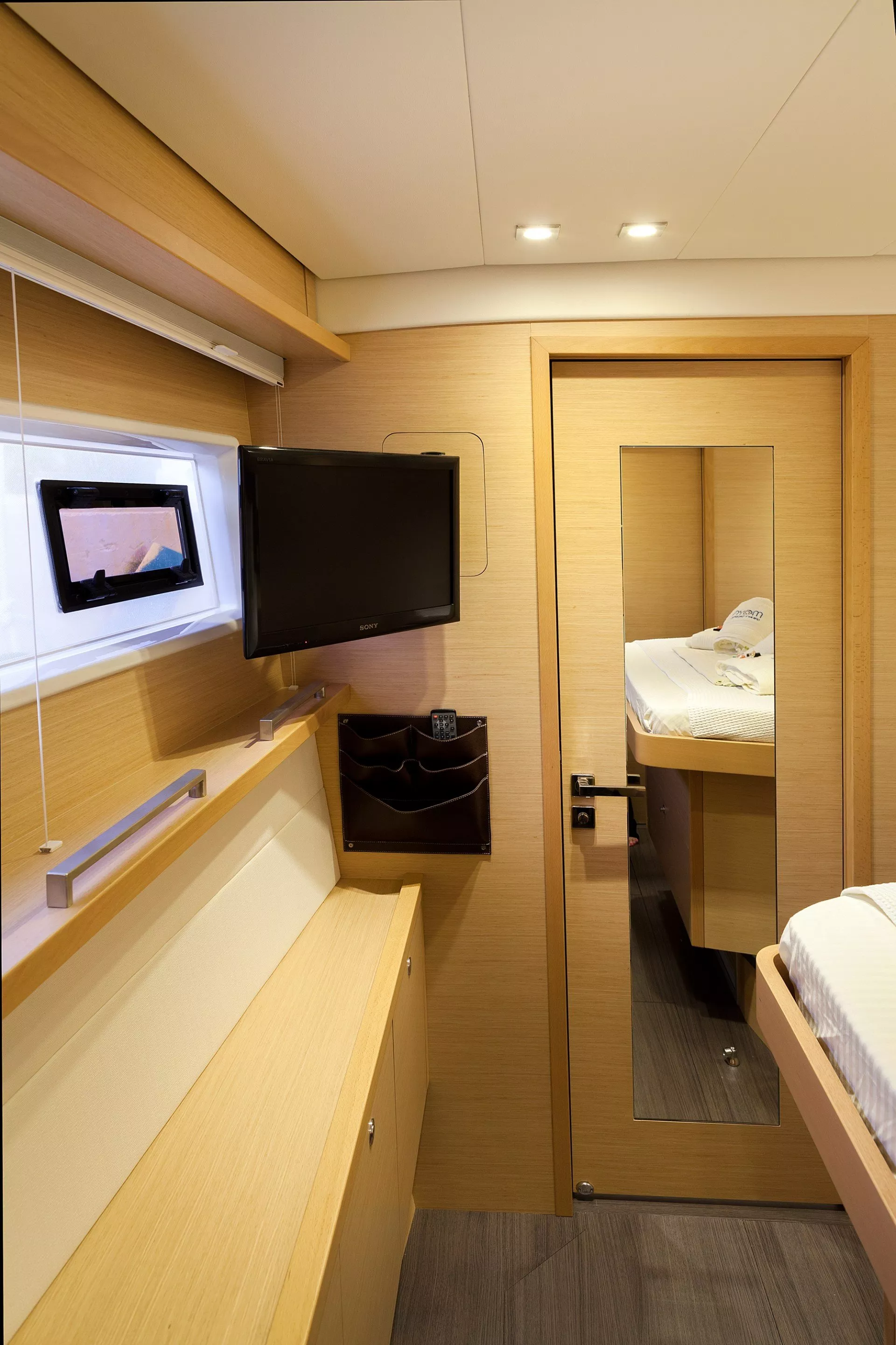 https://dev-api.arconyachts.com/storage/media/20195/conversions/830_7775252075-optimize.webp
