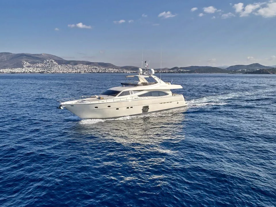 https://dev-api.arconyachts.com/storage/media/20201/conversions/829_0469967676-optimize.webp