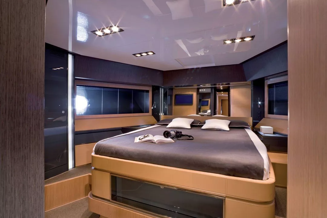 https://dev-api.arconyachts.com/storage/media/20234/conversions/828_8106826531-optimize.webp