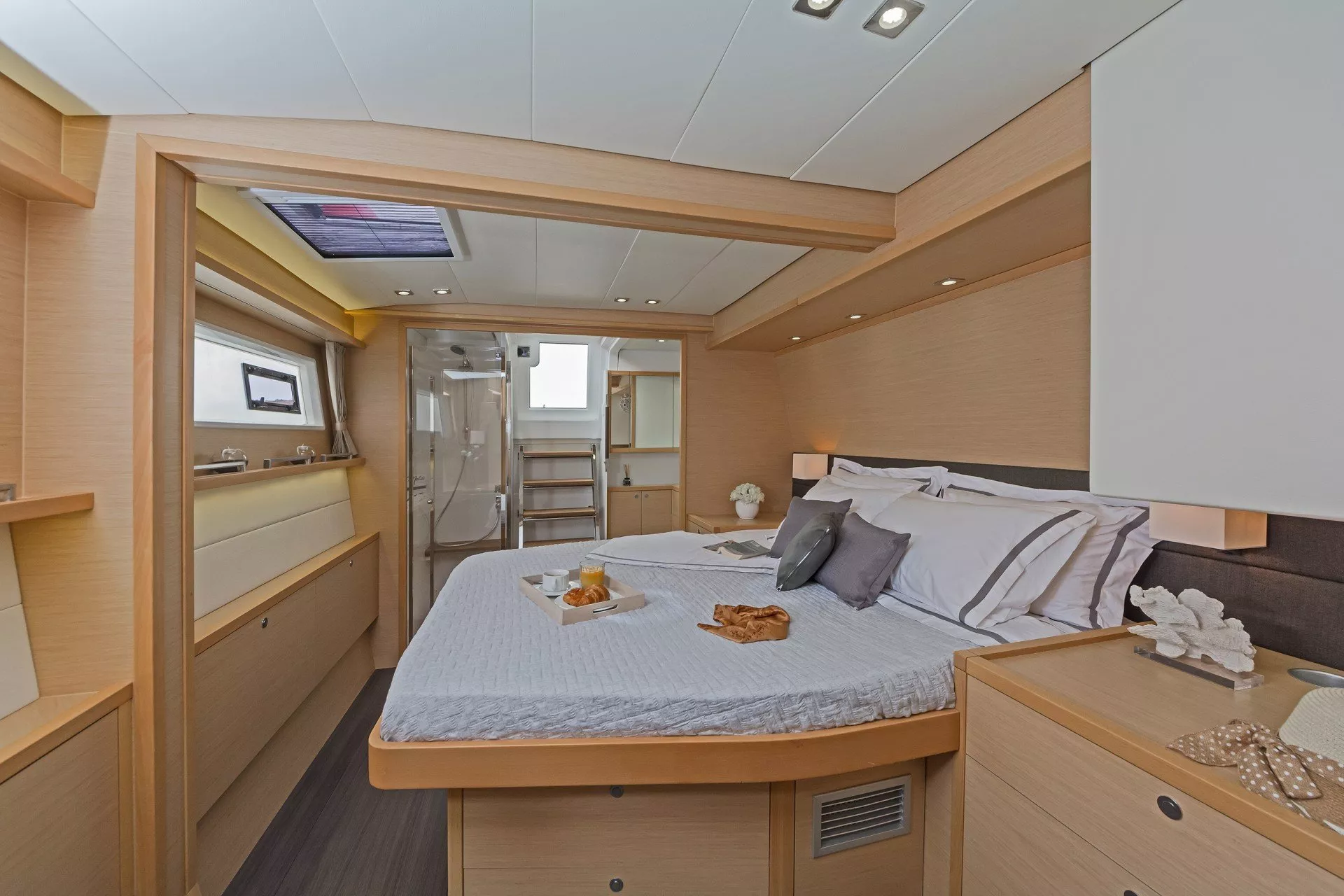 https://dev-api.arconyachts.com/storage/media/20241/conversions/827_8949543245-optimize.webp