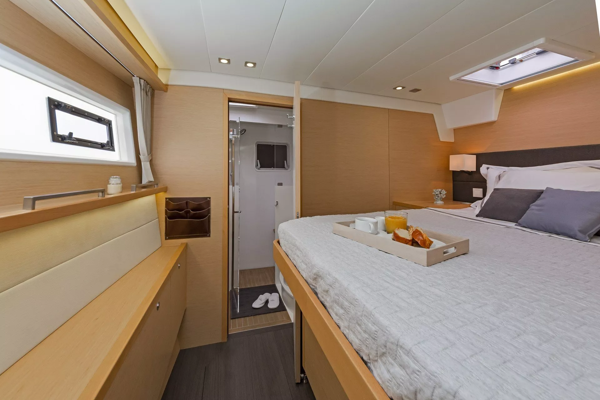 https://dev-api.arconyachts.com/storage/media/20250/conversions/827_0847376130-optimize.webp