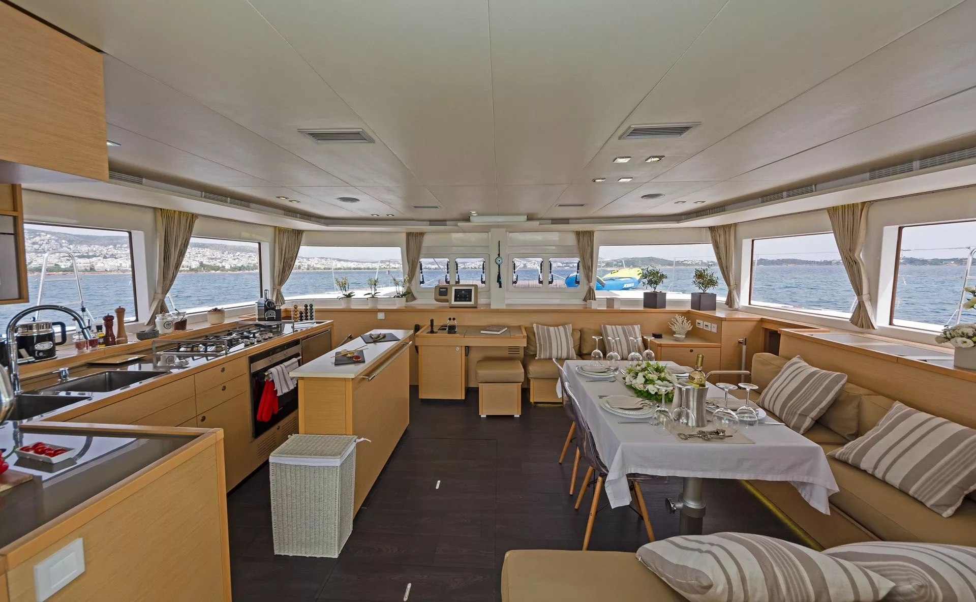 https://dev-api.arconyachts.com/storage/media/20254/conversions/827_7369675041-optimize.webp