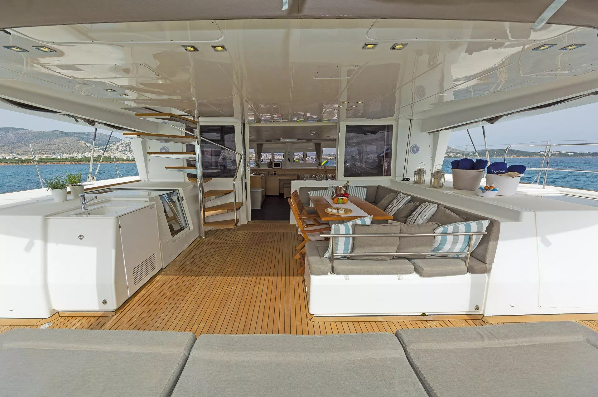 https://dev-api.arconyachts.com/storage/media/20259/conversions/827_0434319467-optimize.webp