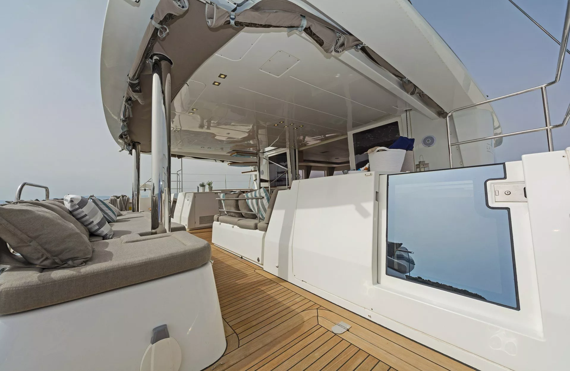 https://dev-api.arconyachts.com/storage/media/20260/conversions/827_9136454569-optimize.webp