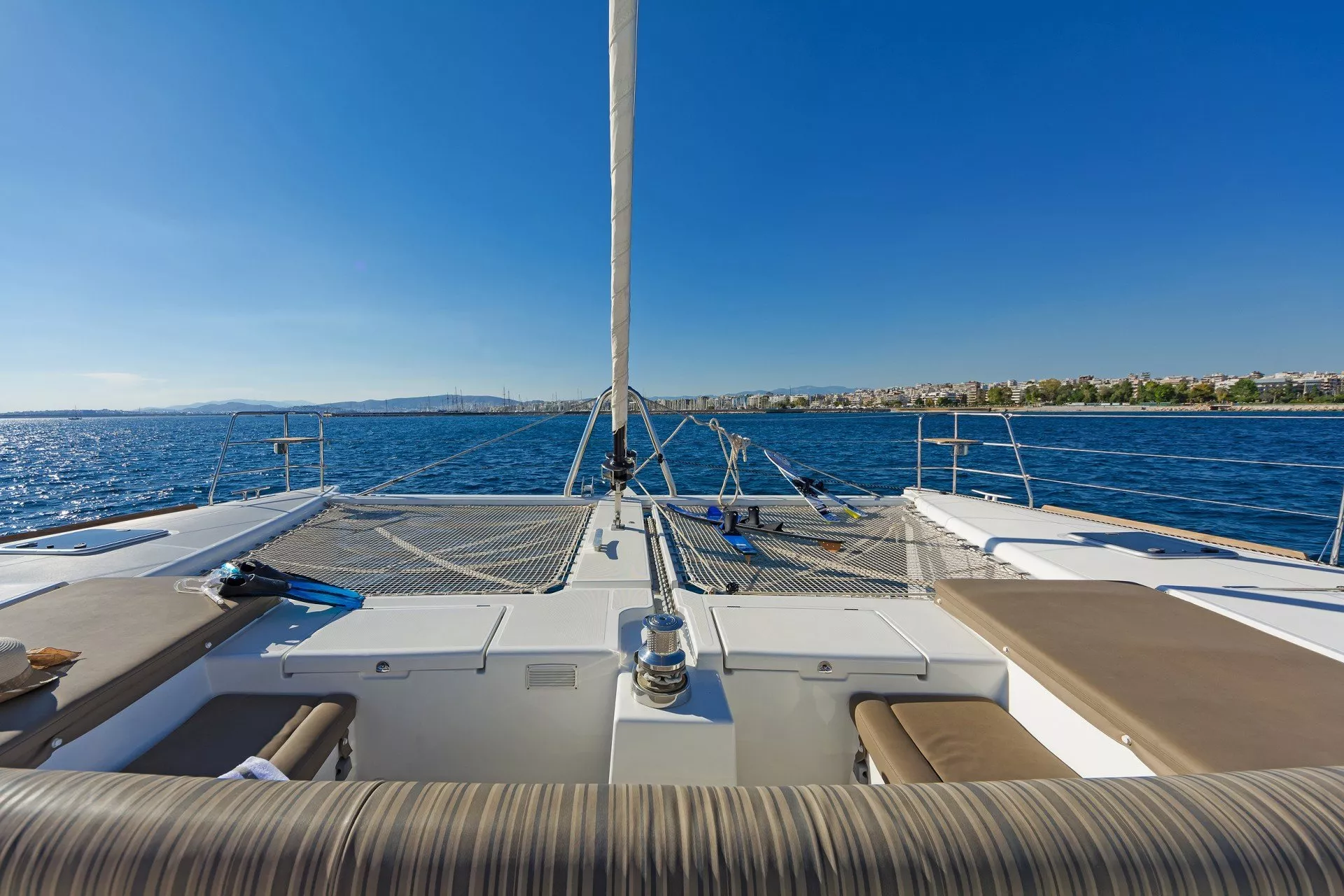 https://dev-api.arconyachts.com/storage/media/20271/conversions/827_0392295443-optimize.webp