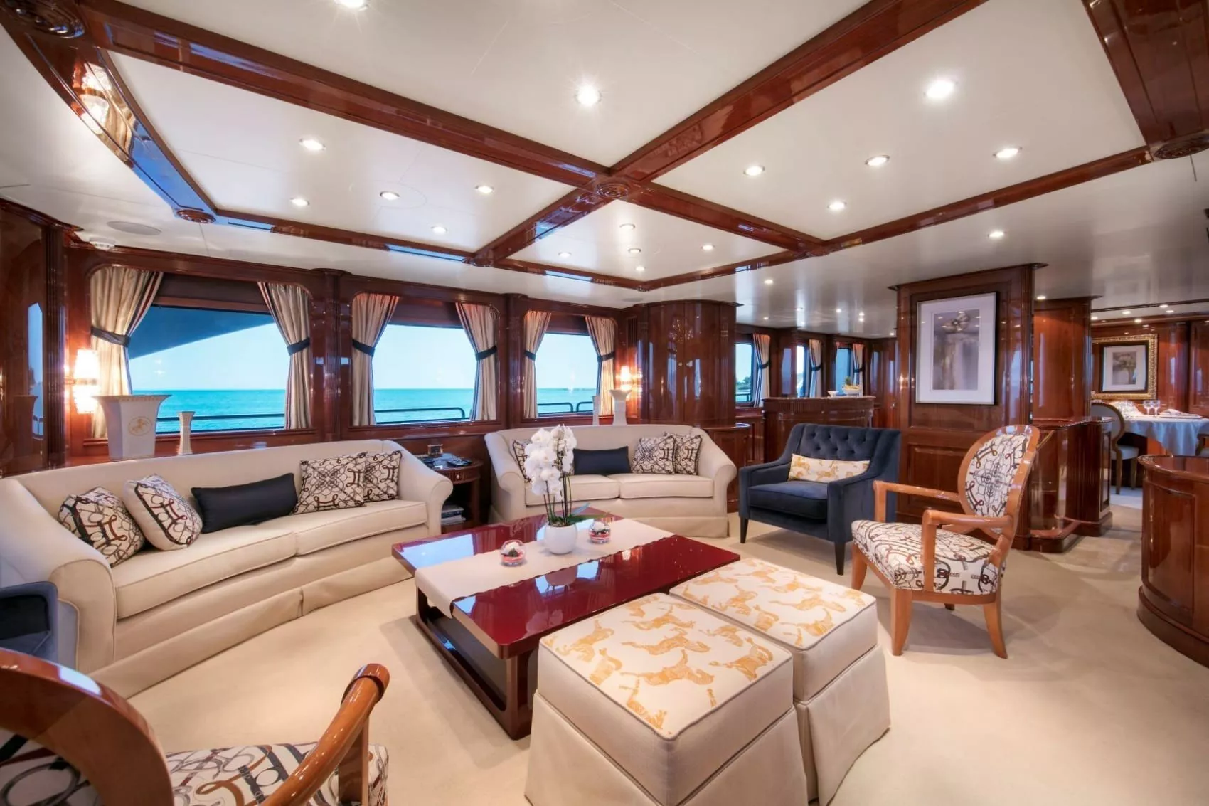 https://dev-api.arconyachts.com/storage/media/20348/conversions/821_2151149531-optimize.webp