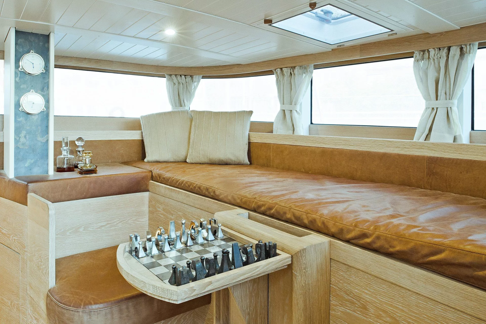 https://dev-api.arconyachts.com/storage/media/20383/conversions/820_9986488852-optimize.webp