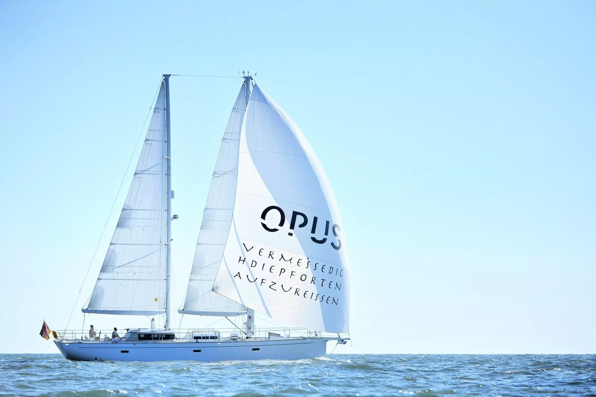 https://dev-api.arconyachts.com/storage/media/20386/conversions/820_4872514322-optimize.webp